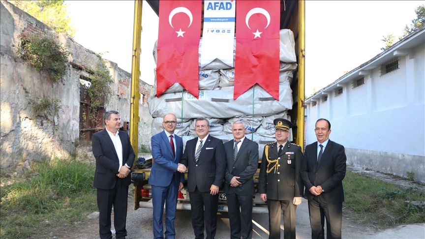 Türkiye'den Arnavutluk'taki depremzedelere yardım